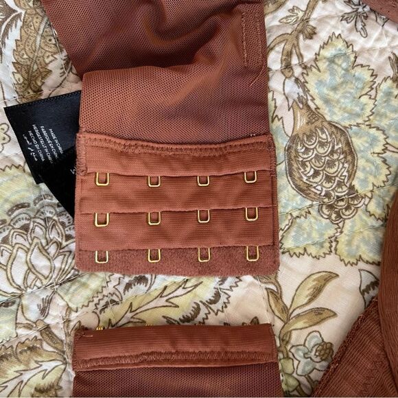 Ashley Graham Taupe Essential Icon T-shirt Bra - Picture 7 of 10